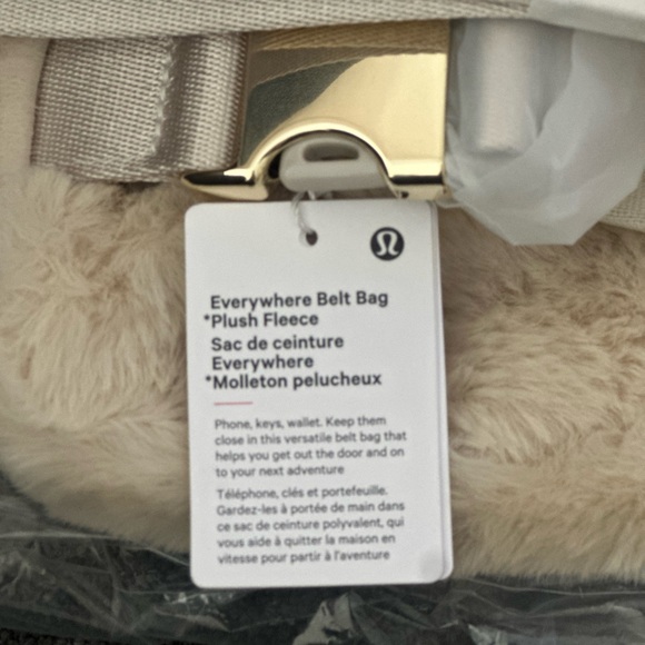 lululemon athletica Cream Furry Bag - Picture 5 of 8